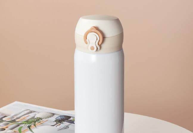 纯钛真空保温杯价格高为什么很多人购买