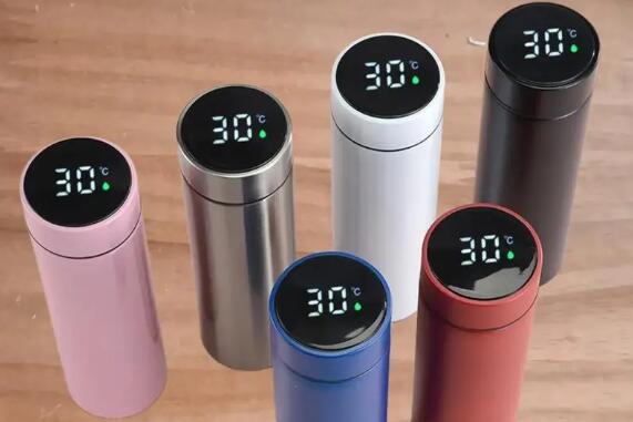 常用保温杯喝温开水身体更健康