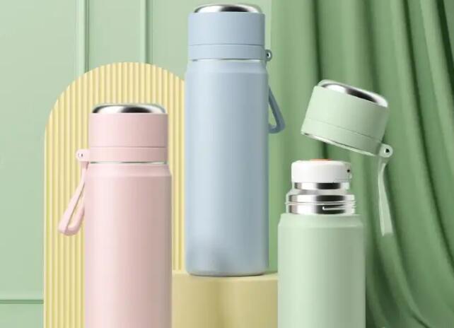 人到中年不得已 保温杯里泡枸杞