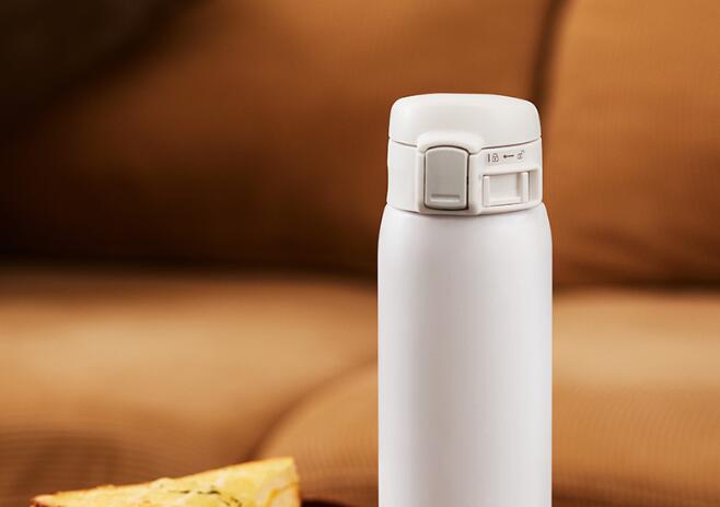 纯钛真空保温杯与不锈钢真空保温杯的区别